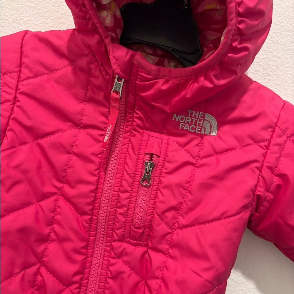 The North Face Kids Puffer Jacket - REVERSIBLE Size 6-12 Months - Picture 4 of 4